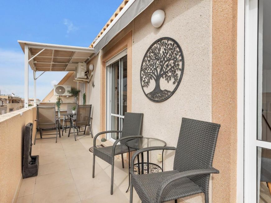 Španělsko Dream Penthouse in Residencial Santa Gema: Light, Space and Views in Torrevieja. Garage and communal pool.