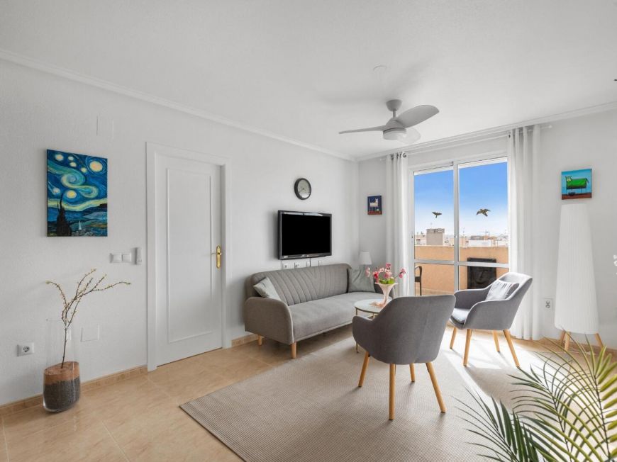 Španělsko Dream Penthouse in Residencial Santa Gema: Light, Space and Views in Torrevieja. Garage and communal pool.