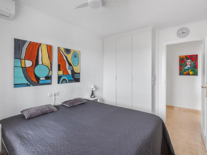 Španělsko Dream Penthouse in Residencial Santa Gema: Light, Space and Views in Torrevieja. Garage and communal pool.