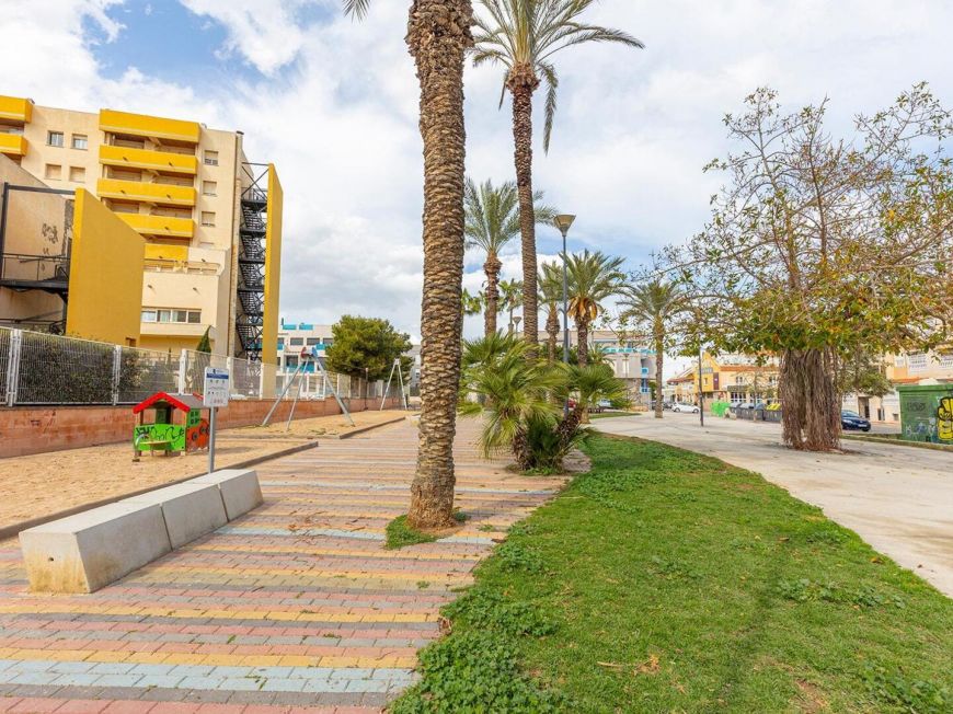 Španělsko Opportunity: 2 bedrooms, all exterior