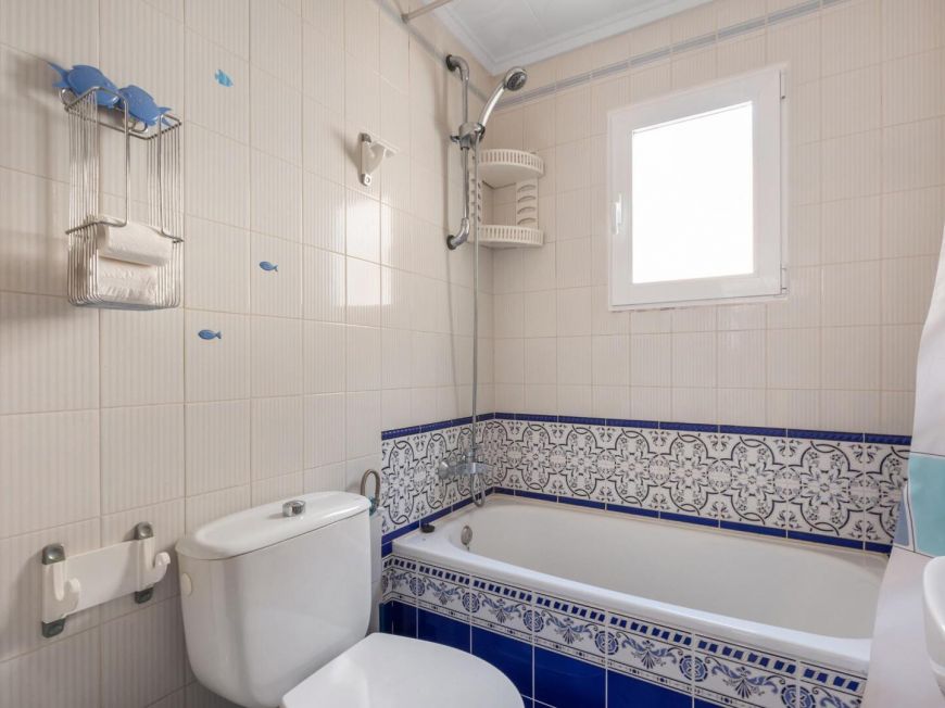 Espanha Opportunity: Chalet with large 317 m2 plot in El Chaparral – La Siesta
