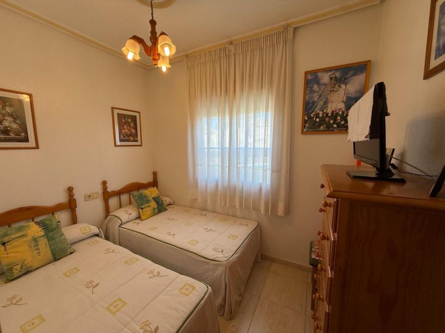 Espanha 2-bedroom bungalow with pool and parking