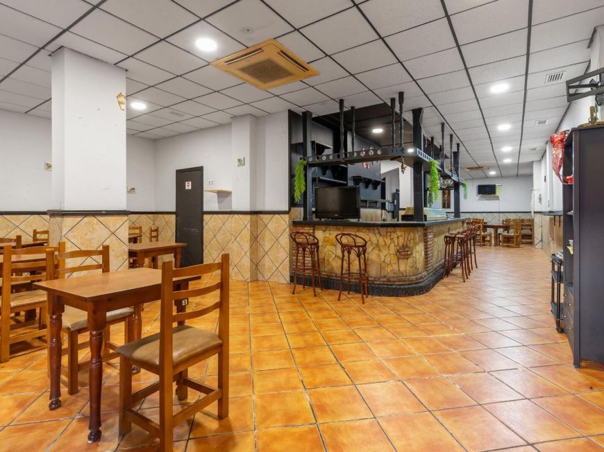 Španělsko Commercial Premises in Torrevieja Center – Excellent Investment Opportunity