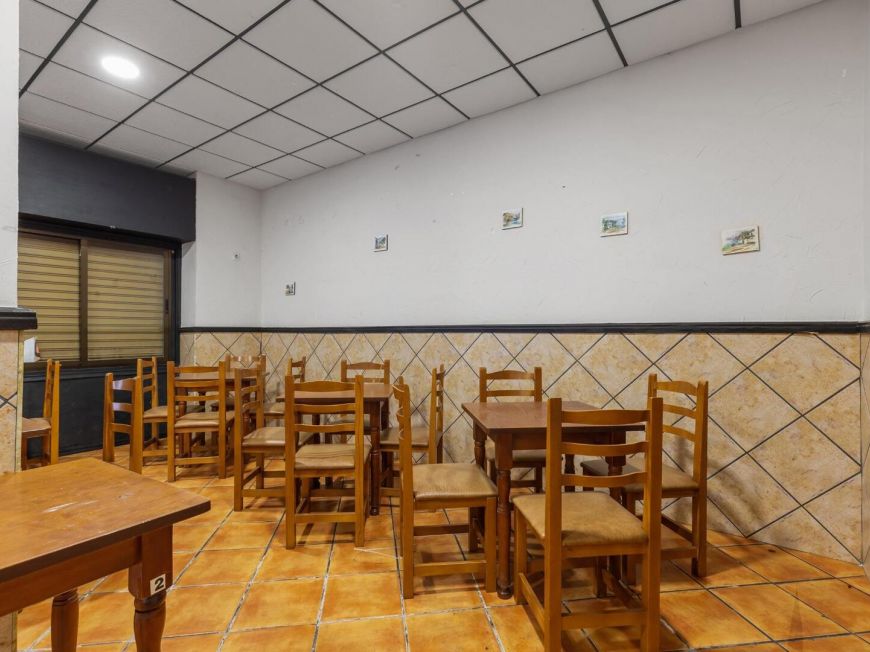 Španělsko Commercial Premises in Torrevieja Center – Excellent Investment Opportunity