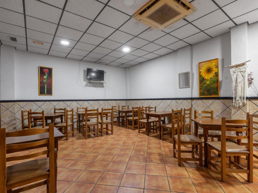 Španělsko Commercial Premises in Torrevieja Center – Excellent Investment Opportunity