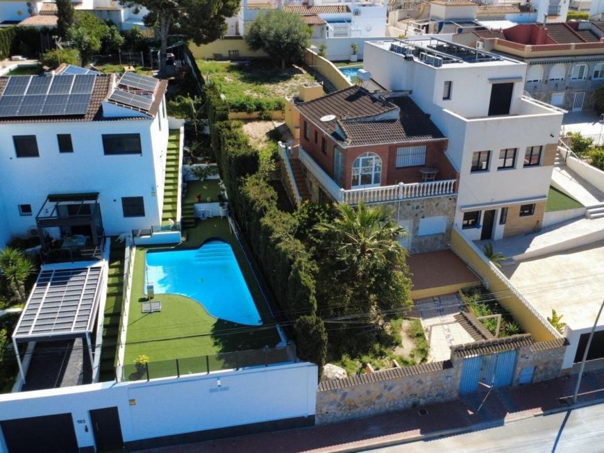 Španělsko Semi-detached house with large plot and beautiful views in Torrevieja – Los Balcones area