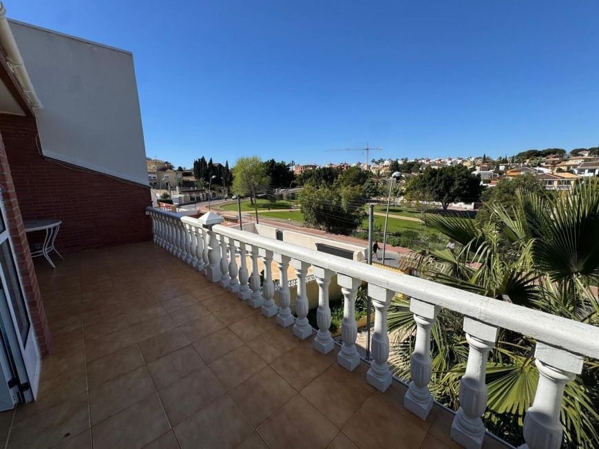 Španělsko Semi-detached house with large plot and beautiful views in Torrevieja – Los Balcones area