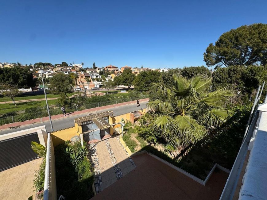 Španělsko Semi-detached house with large plot and beautiful views in Torrevieja – Los Balcones area