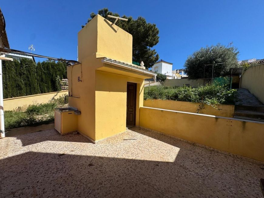 Španělsko Semi-detached house with large plot and beautiful views in Torrevieja – Los Balcones area
