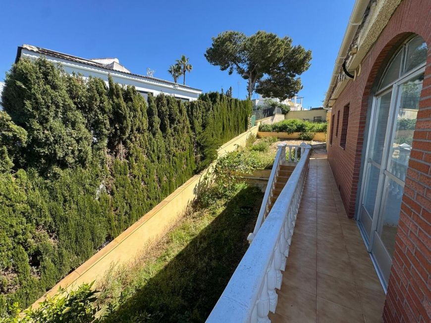 Španělsko Semi-detached house with large plot and beautiful views in Torrevieja – Los Balcones area