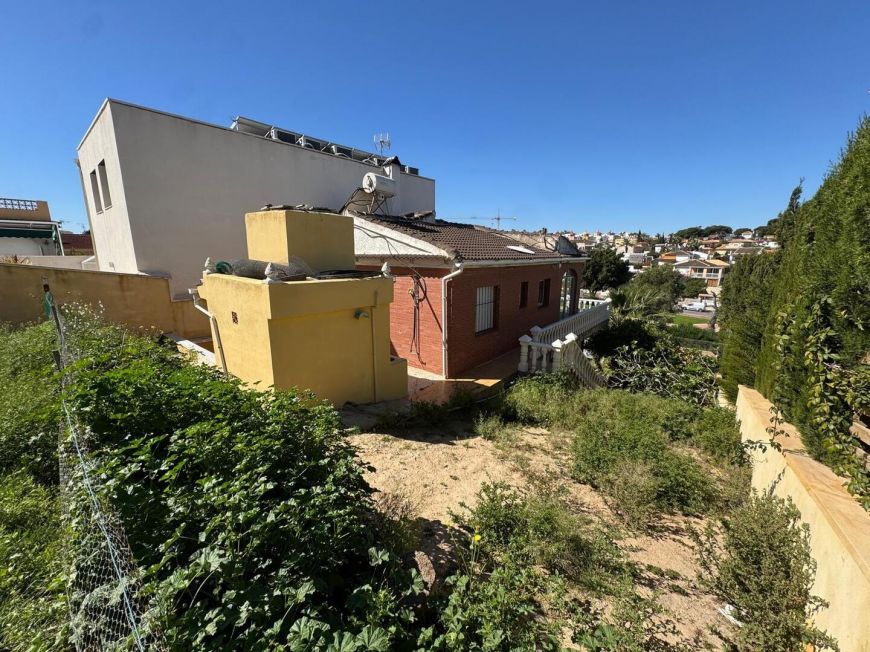 Španělsko Semi-detached house with large plot and beautiful views in Torrevieja – Los Balcones area