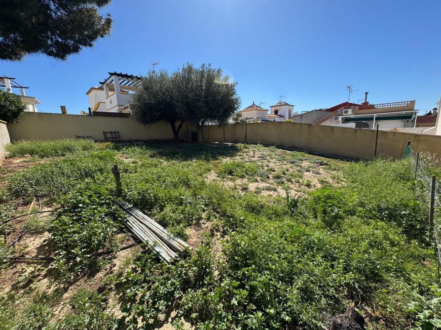 Španělsko Semi-detached house with large plot and beautiful views in Torrevieja – Los Balcones area