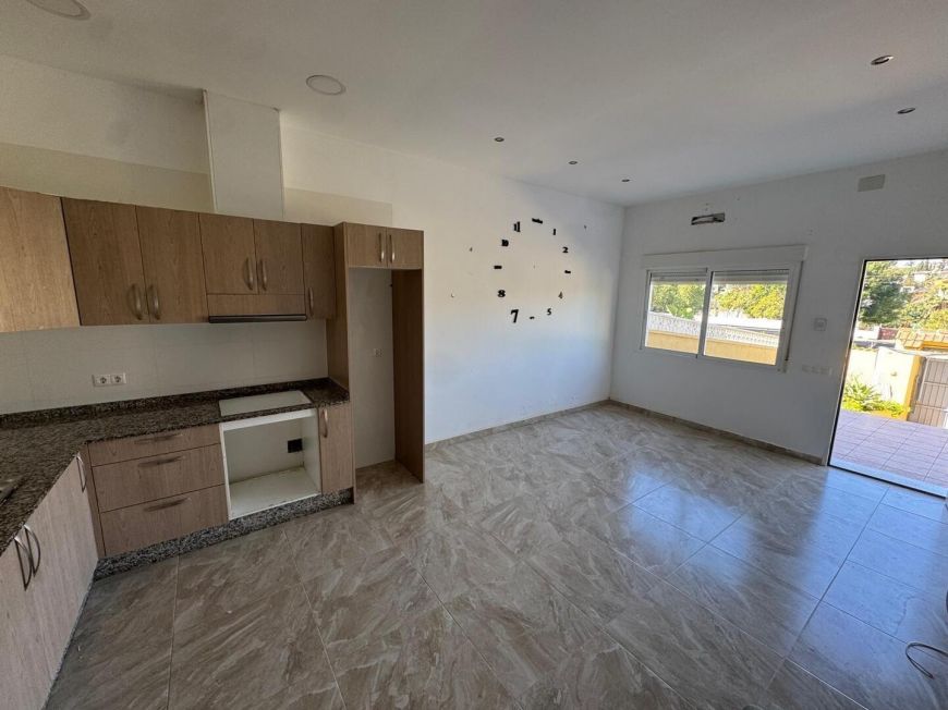 Španělsko Semi-detached house with large plot and beautiful views in Torrevieja – Los Balcones area