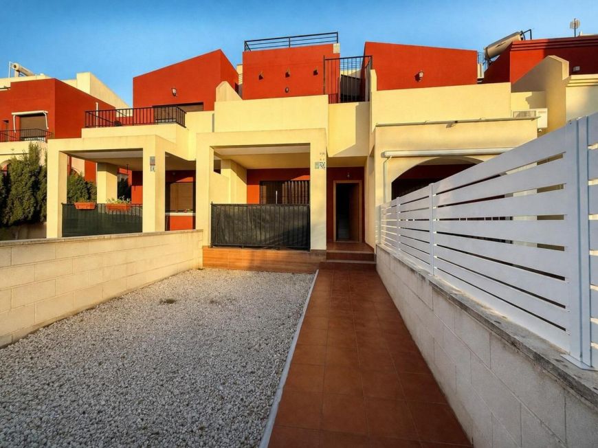 Španělsko Townhouse opportunity in Aguas Nuevas