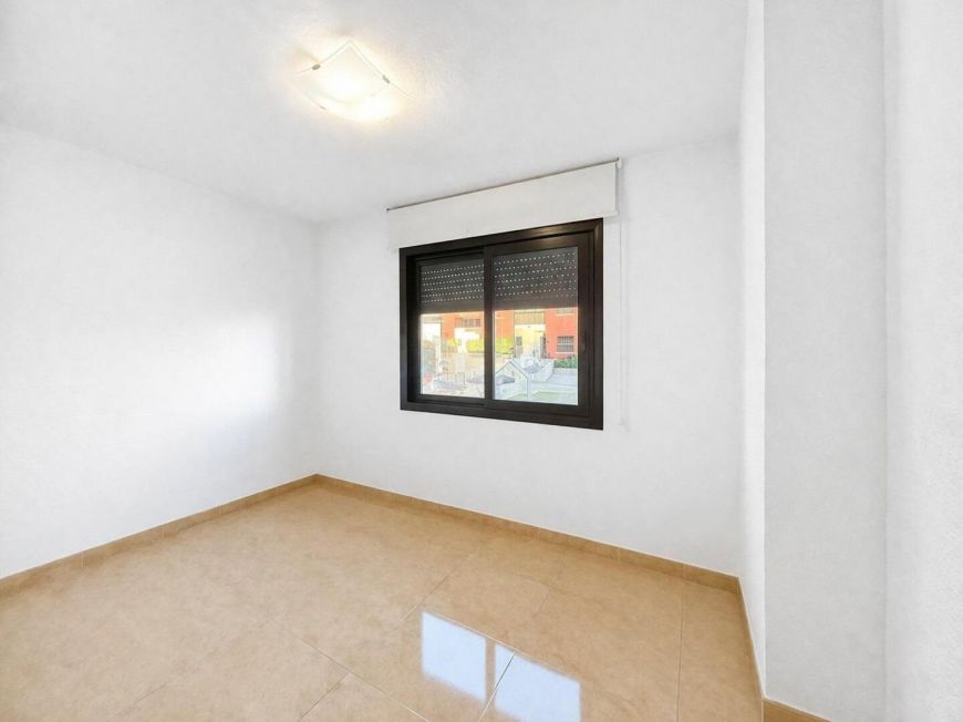 Španělsko Townhouse opportunity in Aguas Nuevas