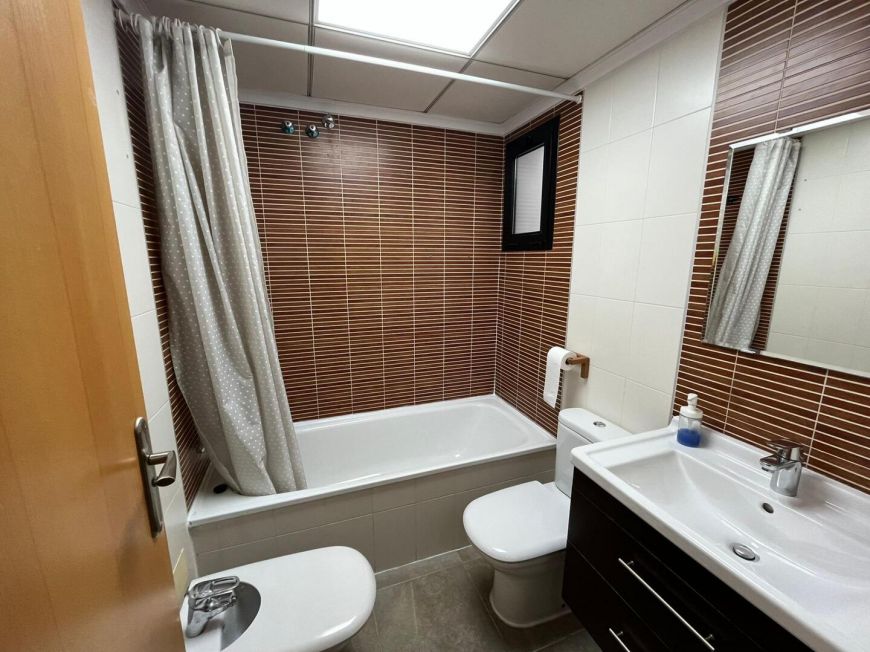 Španělsko Pristine 2-Bedroom Apartment – Furniture Included – Prime Location