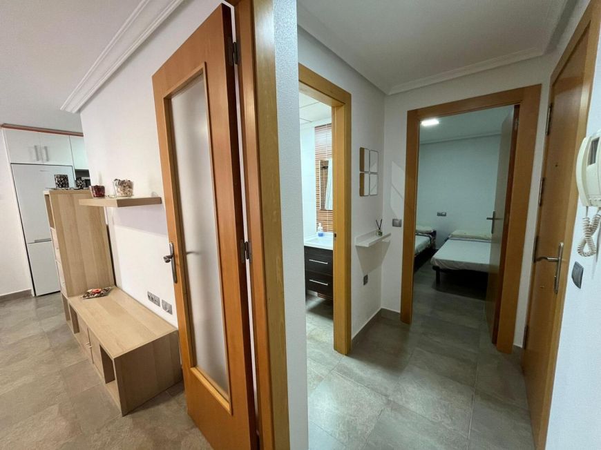 Španělsko Pristine 2-Bedroom Apartment – Furniture Included – Prime Location