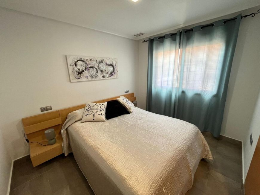 Španělsko Pristine 2-Bedroom Apartment – Furniture Included – Prime Location