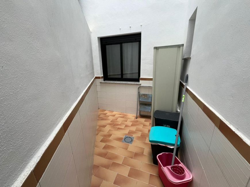 Španělsko Pristine 2-Bedroom Apartment – Furniture Included – Prime Location