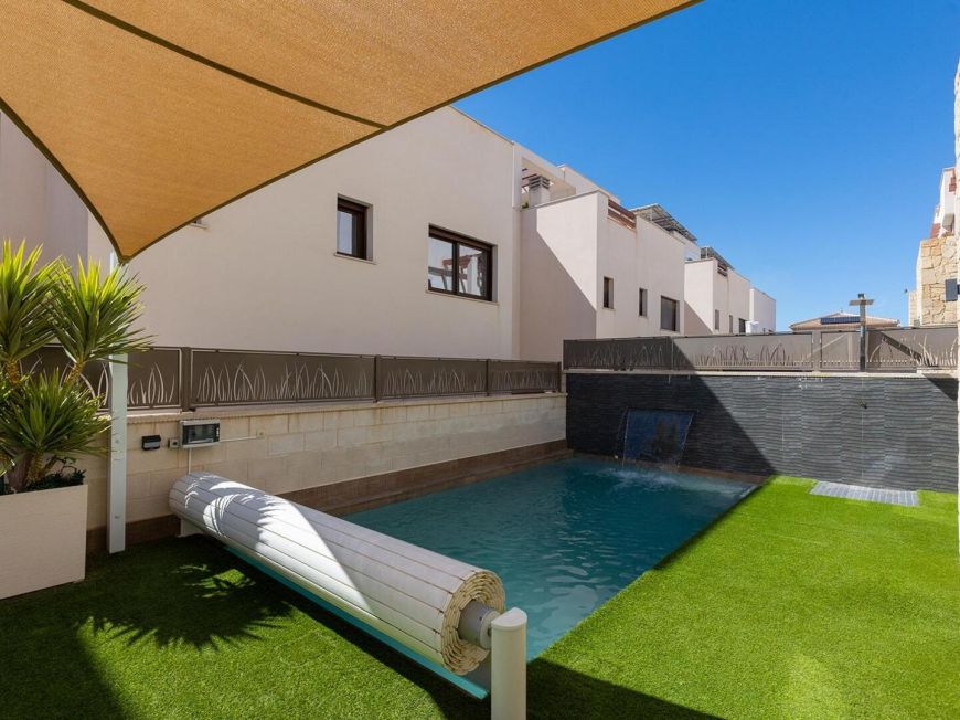 Španělsko Opportunity: New Construction Villa in Pueblo Bravo