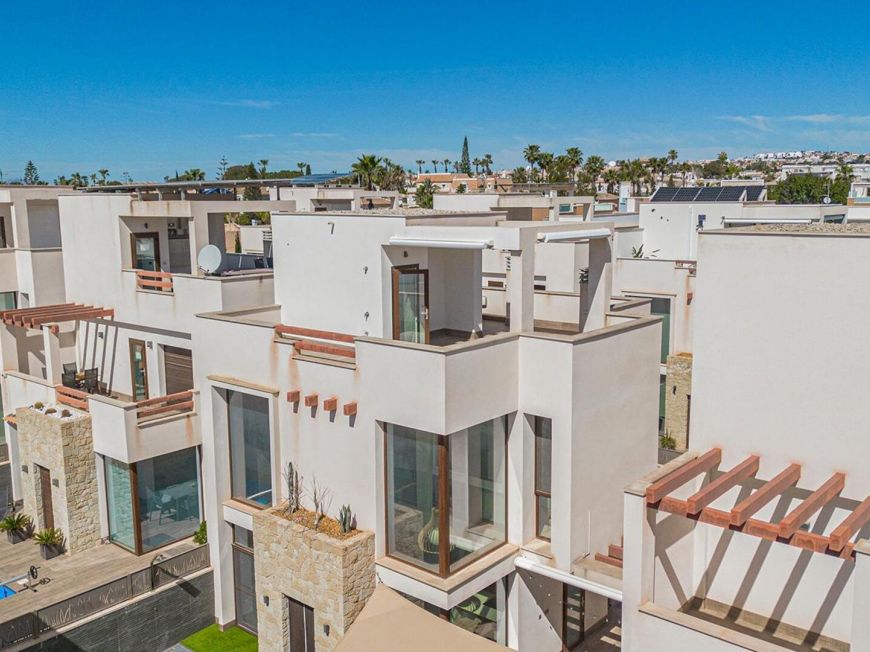 Španělsko Opportunity: New Construction Villa in Pueblo Bravo