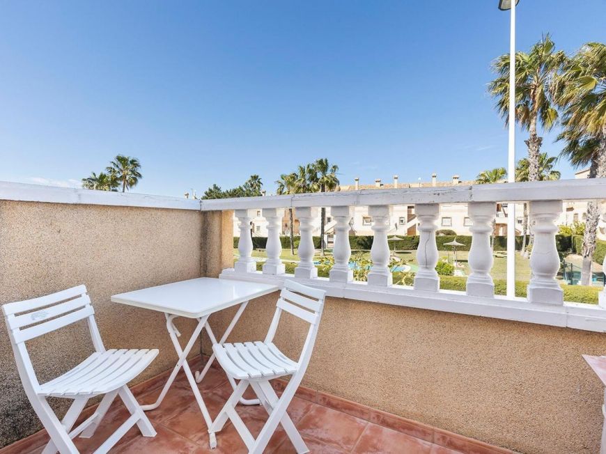 Španělsko 2-bedroom bungalow with pool and parking