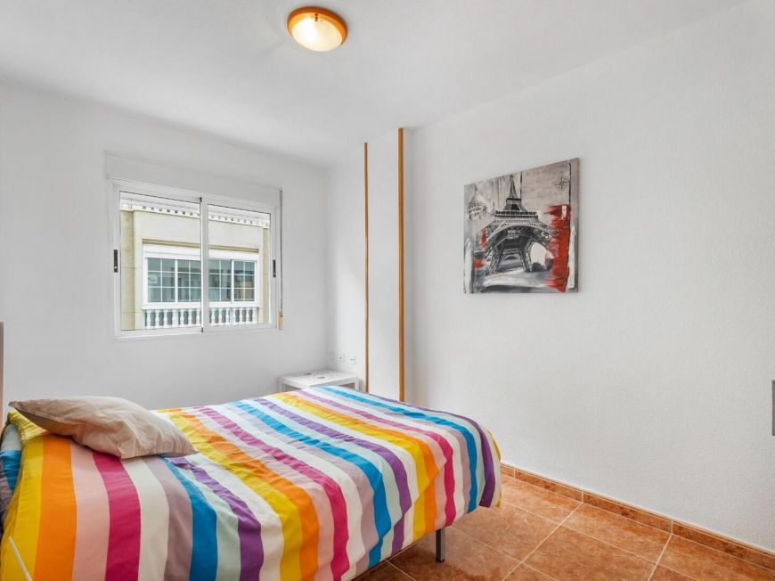 Španělsko Great opportunity in the center of Torrevieja – 2 bedrooms, furnished, near the port