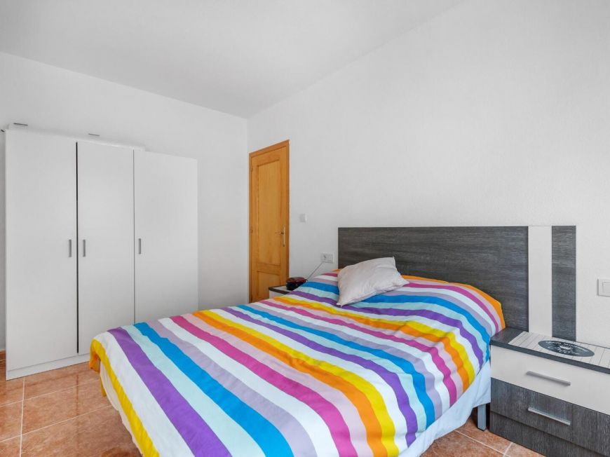 Španělsko Great opportunity in the center of Torrevieja – 2 bedrooms, furnished, near the port