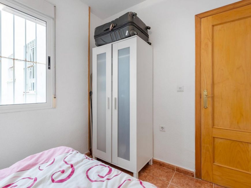 Španělsko Great opportunity in the center of Torrevieja – 2 bedrooms, furnished, near the port