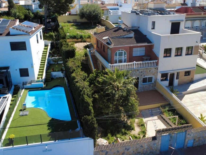 Španělsko Semi-detached house with large plot and beautiful views in Torrevieja – Los Balcones area