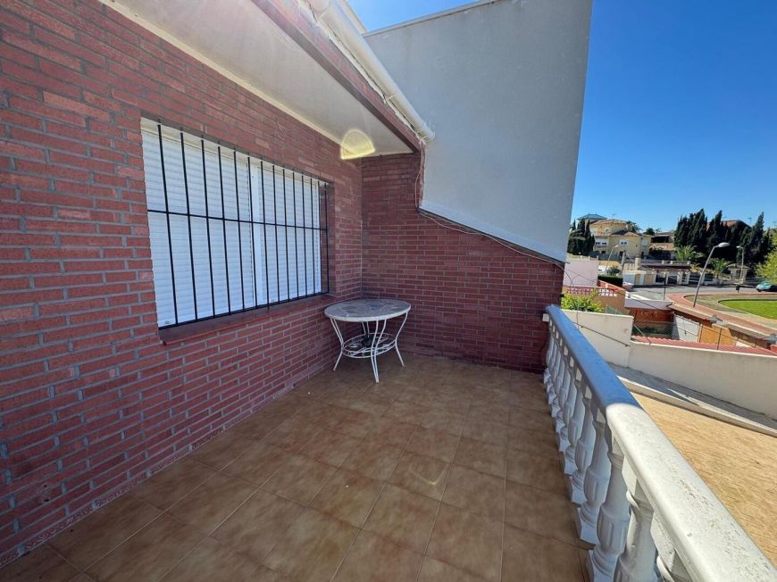Španělsko Semi-detached house with large plot and beautiful views in Torrevieja – Los Balcones area