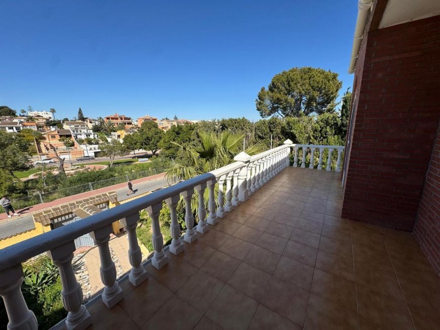 Španělsko Semi-detached house with large plot and beautiful views in Torrevieja – Los Balcones area