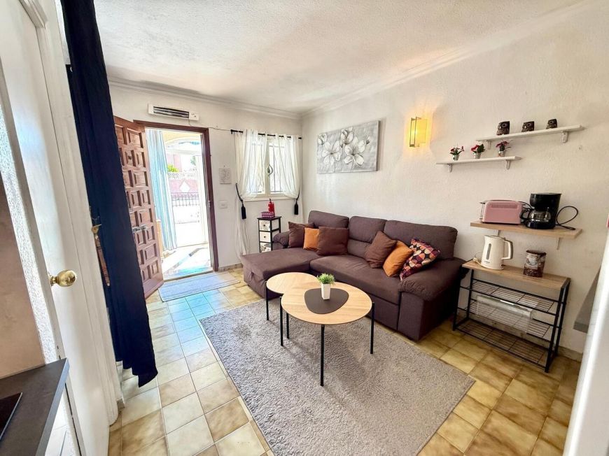 Španělsko Perfekt opportunity: bungalow with a pool!