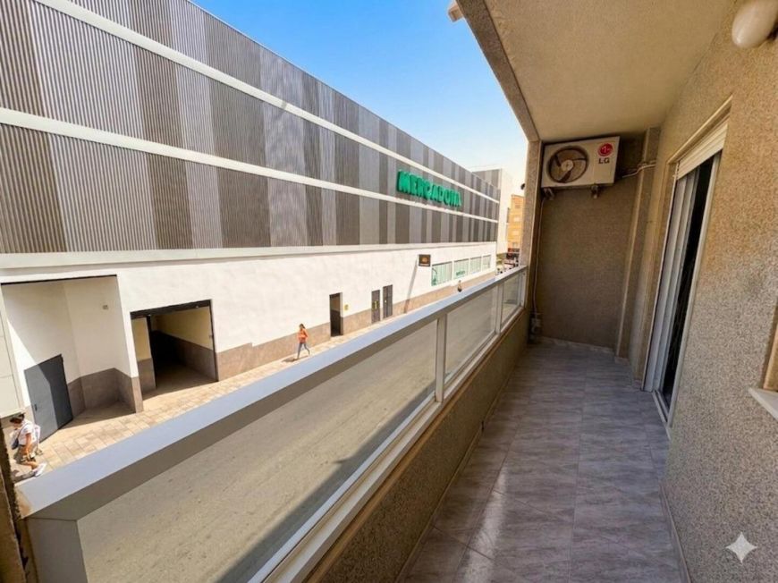 Španělsko Move-in ready apartment in an excellent location in Torrevieja.