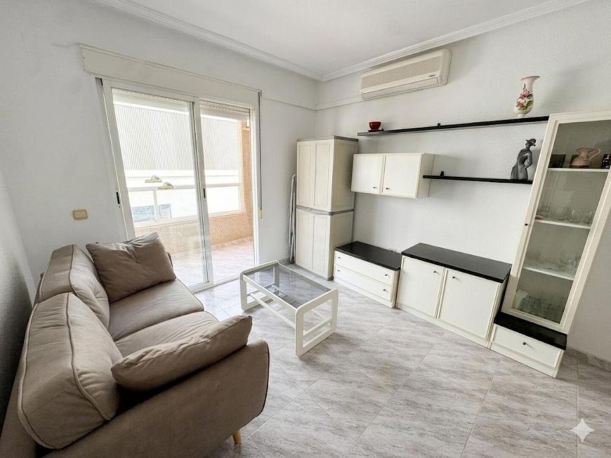Španělsko Move-in ready apartment in an excellent location in Torrevieja.
