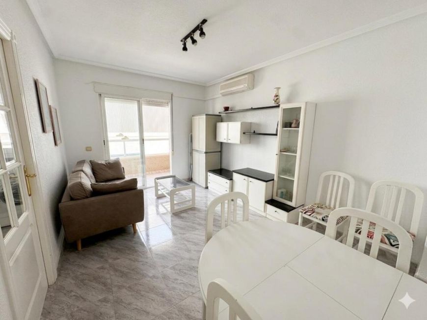 Španělsko Move-in ready apartment in an excellent location in Torrevieja.