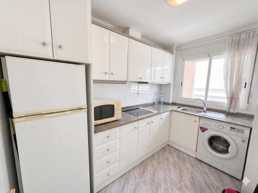 Španělsko Move-in ready apartment in an excellent location in Torrevieja.