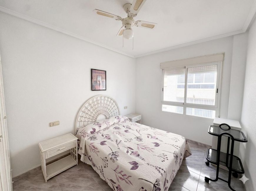 Španělsko Move-in ready apartment in an excellent location in Torrevieja.