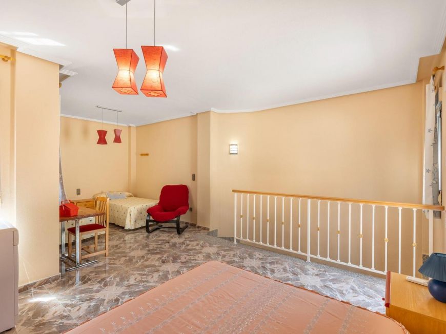 Espanha 🏡 Large semi-detached 200m from the beach in Los Alcázares (Murcia) with 4 bedrooms + 2 bathrooms