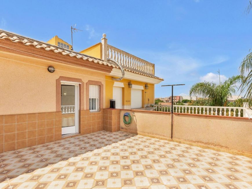 Espanha 🏡 Large semi-detached 200m from the beach in Los Alcázares (Murcia) with 4 bedrooms + 2 bathrooms