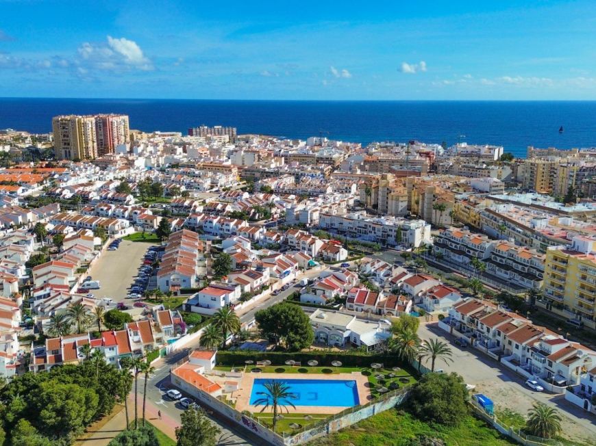 Španělsko Townhouse in Residencial Calas Blancas – 6 Bedrooms - Only 500m from Playa del Cura 🏖️