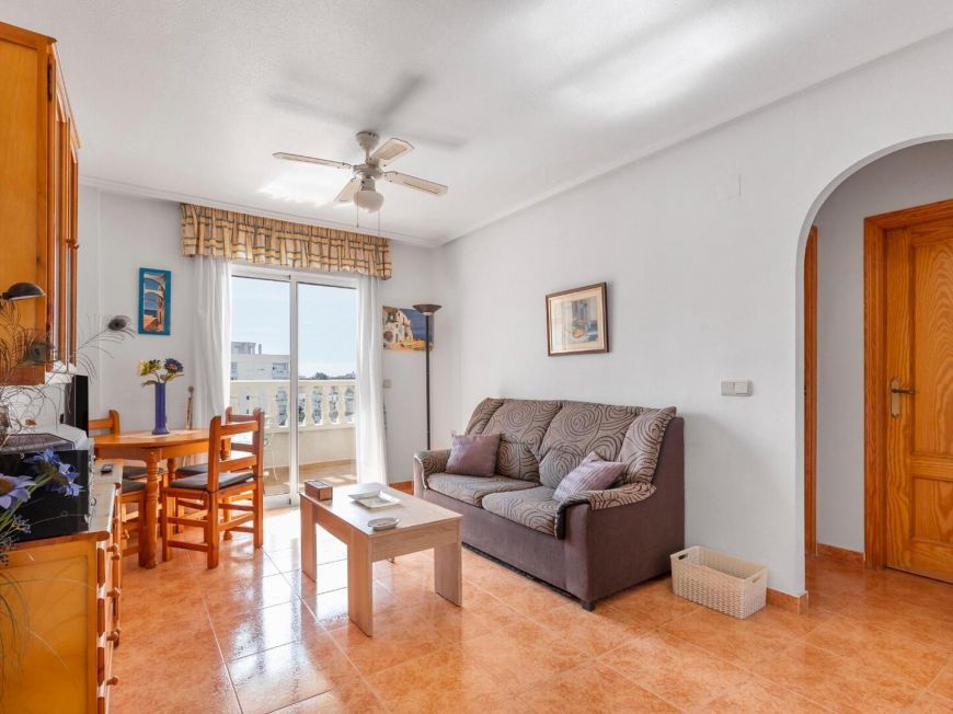 Španělsko Sunrise views and Mediterranean breezes in Nueva Torrevieja! 2 bedrooms + communal pool
