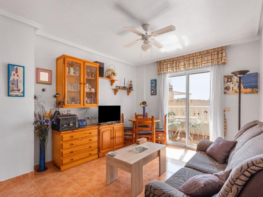 Španělsko Sunrise views and Mediterranean breezes in Nueva Torrevieja! 2 bedrooms + communal pool