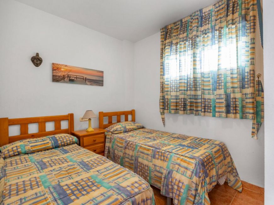 Španělsko Sunrise views and Mediterranean breezes in Nueva Torrevieja! 2 bedrooms + communal pool