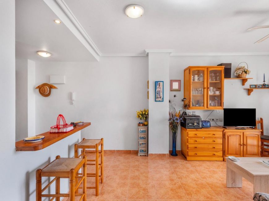 Španělsko Sunrise views and Mediterranean breezes in Nueva Torrevieja! 2 bedrooms + communal pool