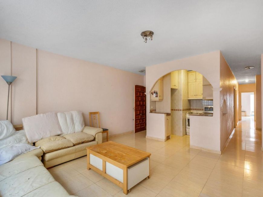 Španělsko 3-bedroom apartment in the heart of Torrevieja, next to the seafront and new marina