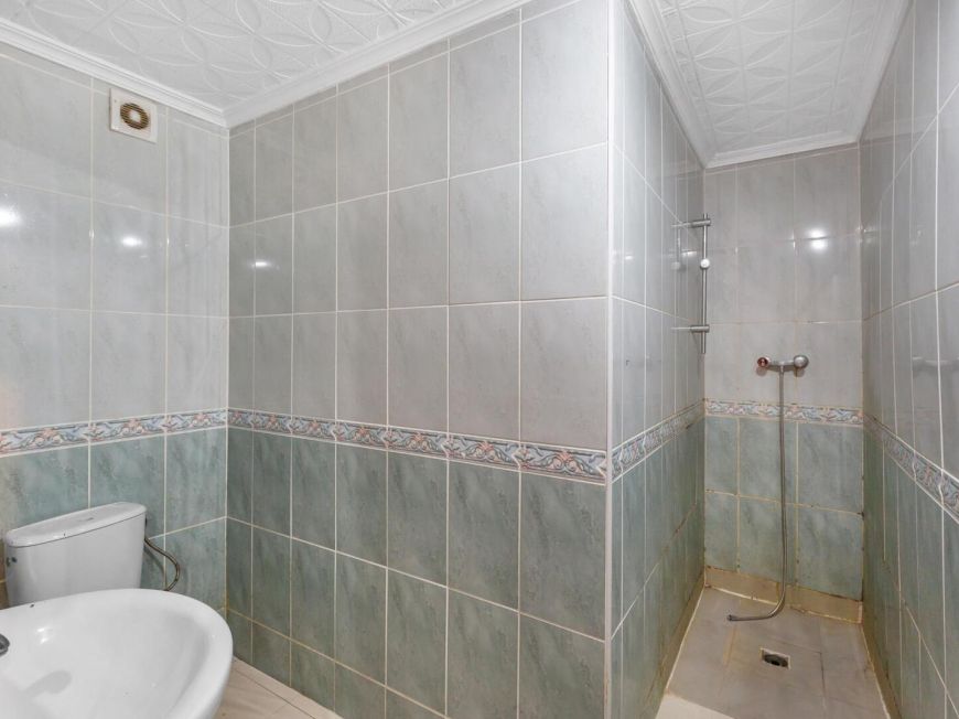 Španělsko 3-bedroom apartment in the heart of Torrevieja, next to the seafront and new marina