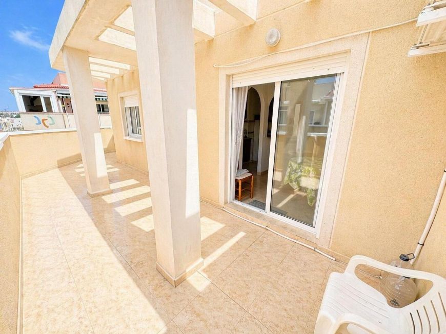 Espanha Penthouse for sale in Torrevieja, just 200 meters from Los Locos beach.