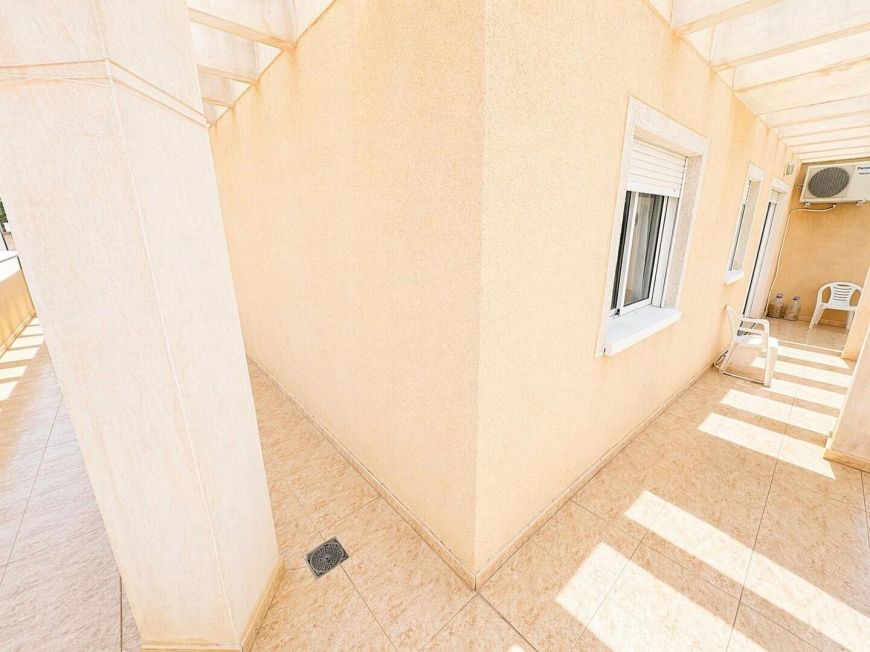 Espanha Penthouse for sale in Torrevieja, just 200 meters from Los Locos beach.