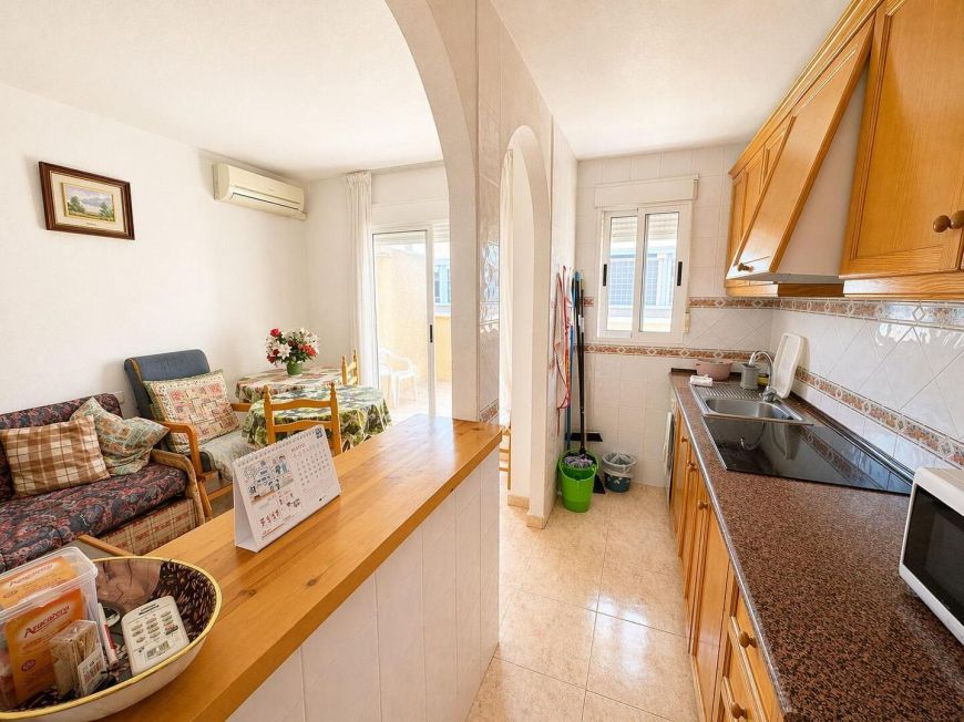 Espanha Penthouse for sale in Torrevieja, just 200 meters from Los Locos beach.